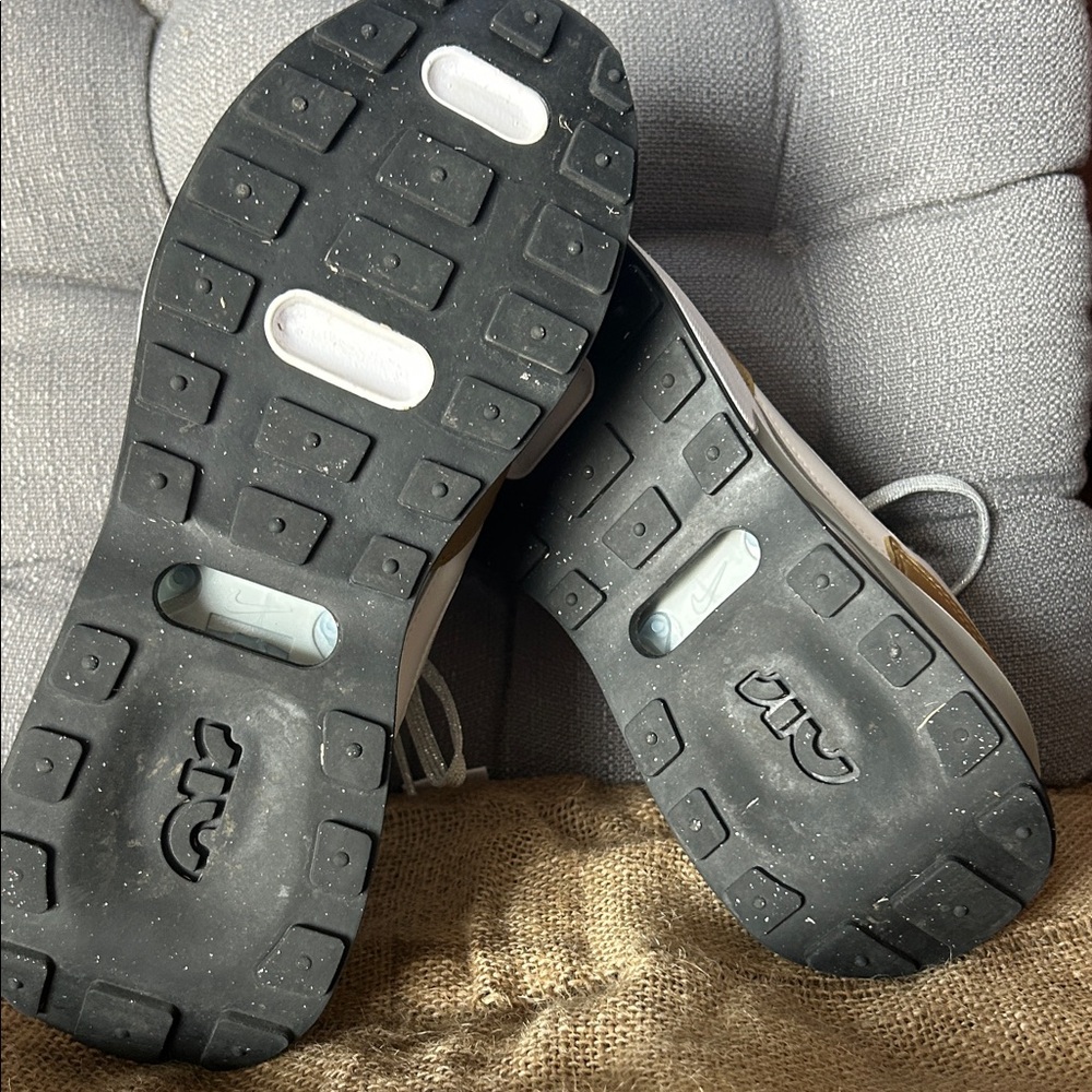 Nike Metallic Gold and Light Gray Sneakers - Picture 6 of 7
